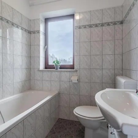 2 Bedroom Pet Friendly In Lazarici Ferienhaus *