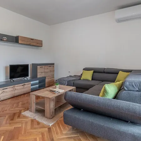 2 Bedroom Pet Friendly In Lazarici Potpićan