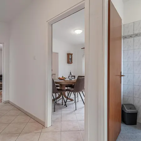 2 Bedroom Pet Friendly In Lazarici *