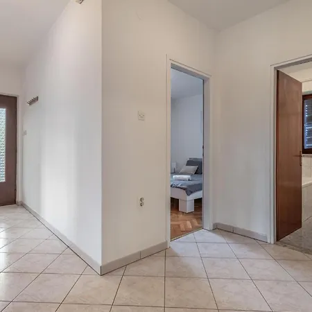 2 Bedroom Pet Friendly In Lazarici Ferienhaus *