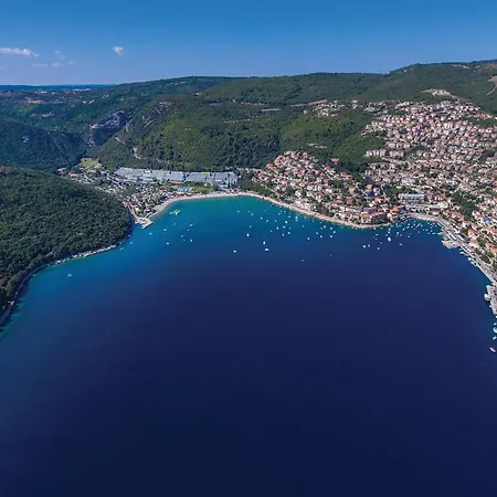 2 Bedroom Pet Friendly In Lazarici * Potpićan