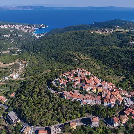 Ferienhaus 2 Bedroom Pet Friendly In Lazarici *