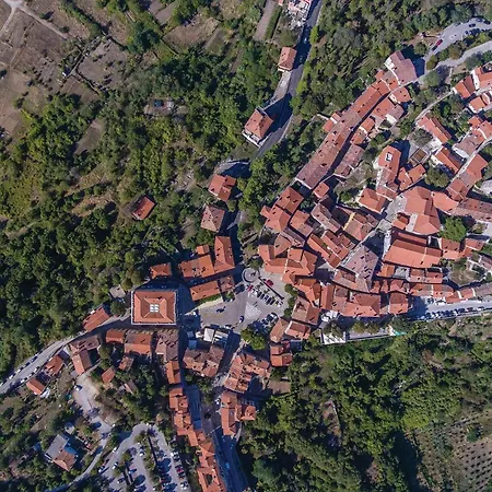 Casa vacanze 2 Bedroom Pet Friendly In Lazarici Potpićan