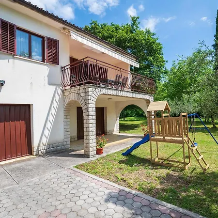 Holiday home 2 Bedroom Pet Friendly In Lazarici
